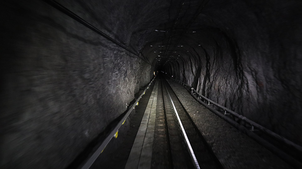 Führerstandfoto im Tunnel